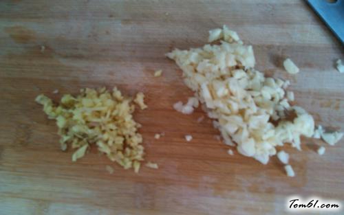 【红酒烩鸡翅】