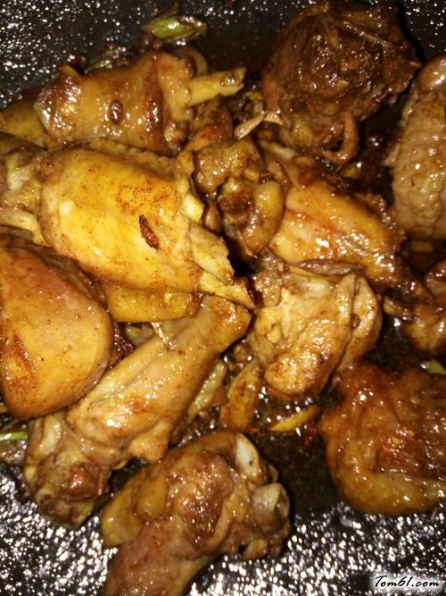 【香菇土豆炖鸡肉】