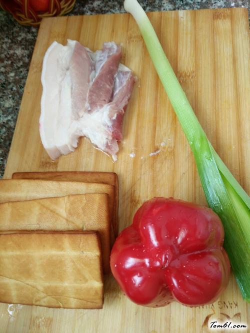 【五花肉青蒜炒豆干】