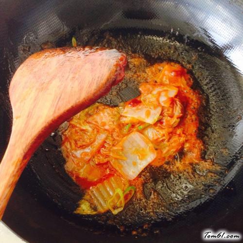 【辣白菜炒年糕】