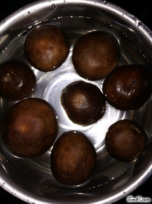 【香菇土豆炖鸡肉】