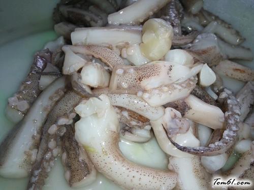 【泡椒鱿鱼须】