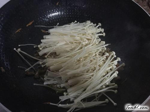 【金针菇炒肉丝】