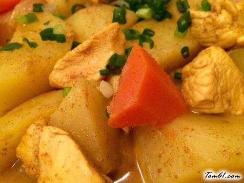 【咖喱薯炆鸡】