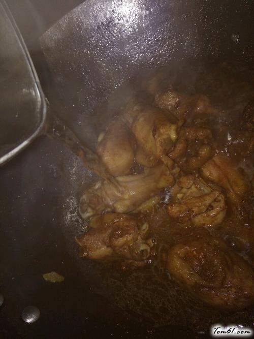 【香菇土豆炖鸡肉】