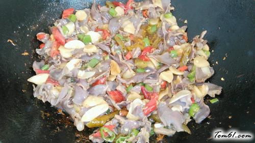 【泡辣椒爆鸡胗】