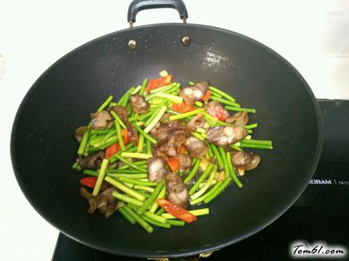 【腊肠炒蒜苔】