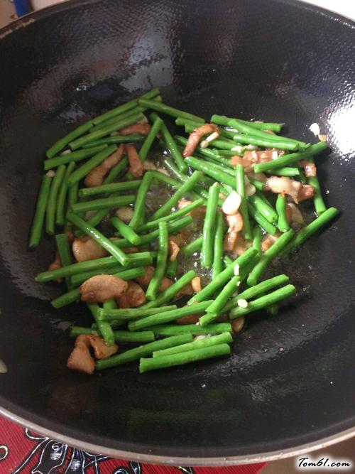 【缸豆炒肉】