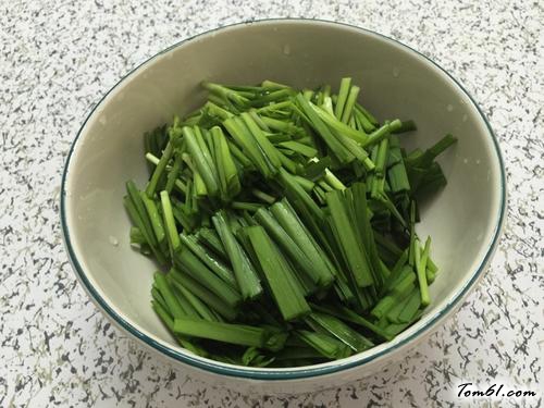 【河虾炒韭菜】