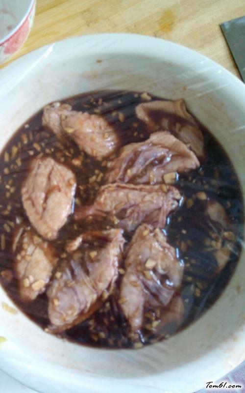 【红酒烩鸡翅】