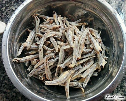 【剁椒蒸咸鱼仔】