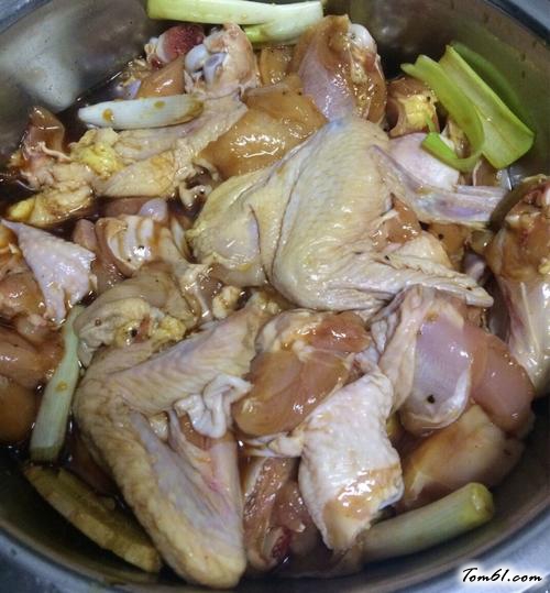 【香辣石锅仔鸡】