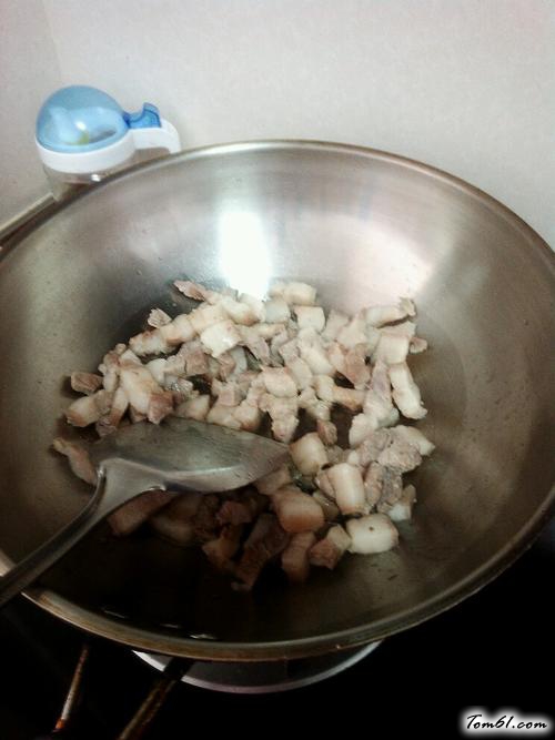 【土豆胡萝卜红烧肉】