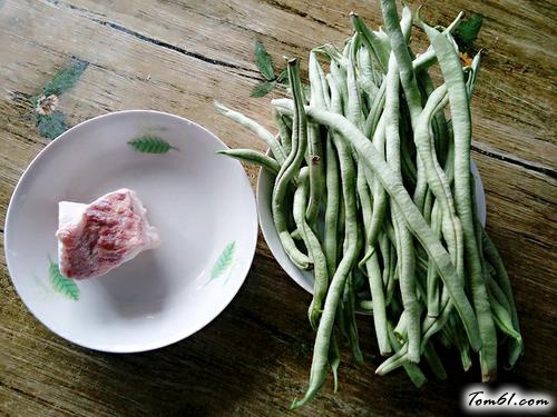 【五花肉炖芸豆】