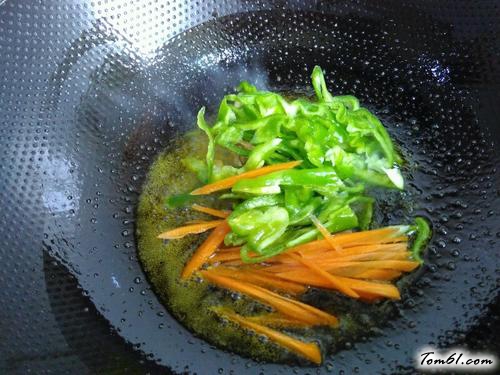 【青椒茭白炒肉丝】