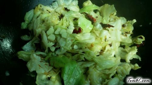 【猪油手撕圆白菜】