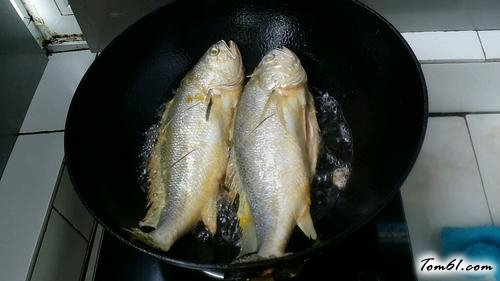 【煎炖黄花鱼】