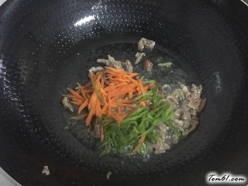 【金针菇炒肉丝】