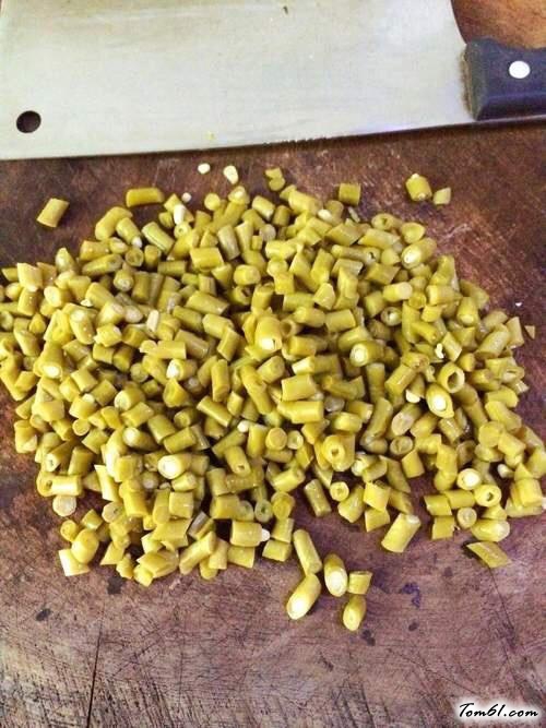 【猪皮炒酸豆角】