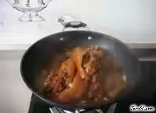 【秘制酱肘子】