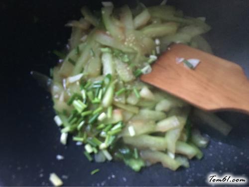 【炒西瓜皮】