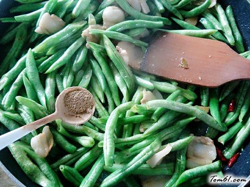 【五花肉炖芸豆】