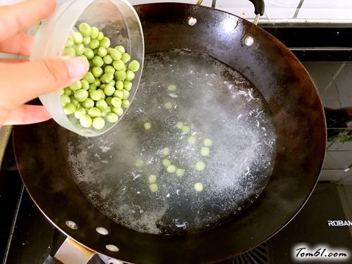 【培根炒海鲜菇】