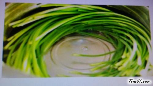 【蒜苔烧土豆】