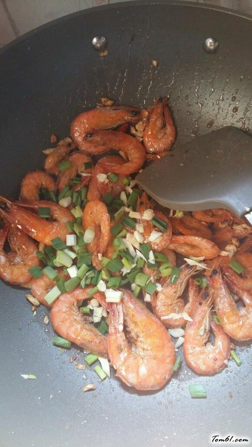 【椒盐基尾虾】