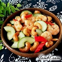 黄瓜腰果炒虾仁的做法