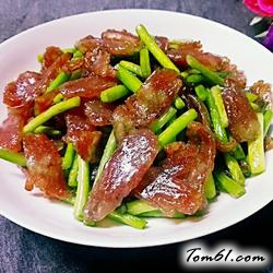 蒜心炒腊肠的做法