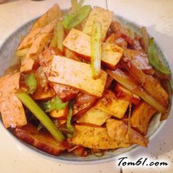 芹菜香干炒肉的做法