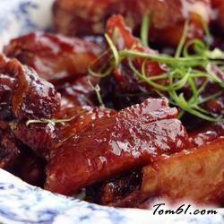 红腐乳烧排骨的做法