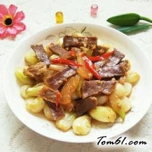 葱头炒腊肉的做法