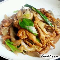 平菇蒜苗炒肉丝的做法