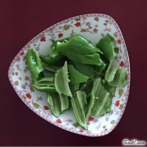 【农家菜辣椒鸡蛋焖子】