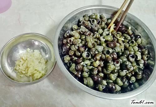 【紫苏炒石螺】