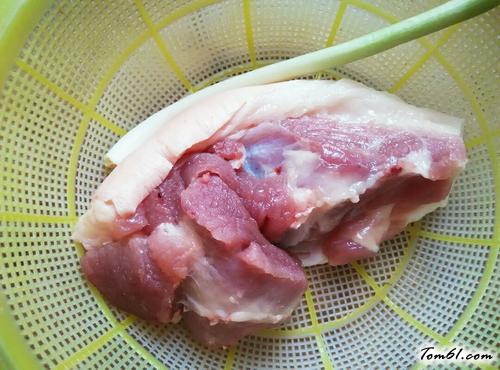 【梅干菜红烧肉】