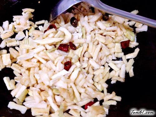 【萝卜干炒青豆】