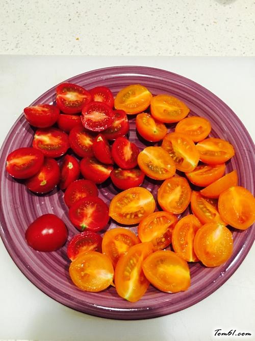 【迷迭香酱汁三文鱼】