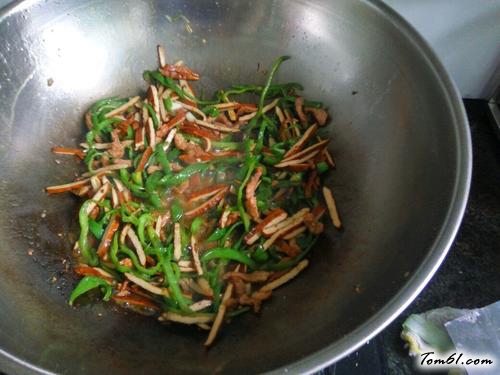 【辣椒豆干炒肉】
