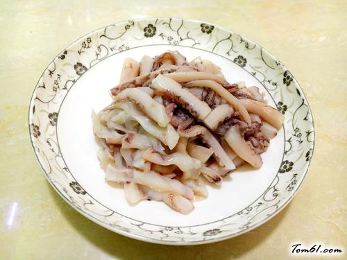 【蒜苔炒鱿鱼】