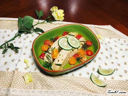 【迷迭香酱汁三文鱼】