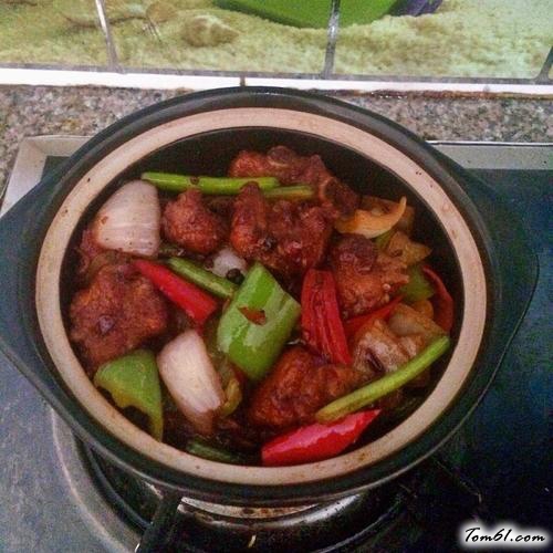 【干锅香辣排骨】