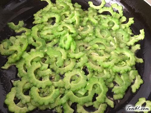 【苦瓜炒鸡蛋】