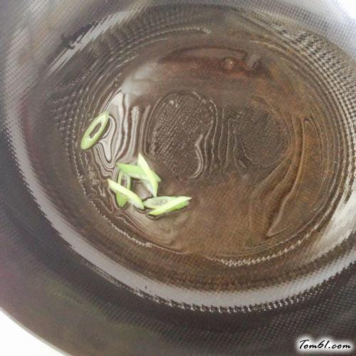 【菠菜木耳炒鸡蛋】