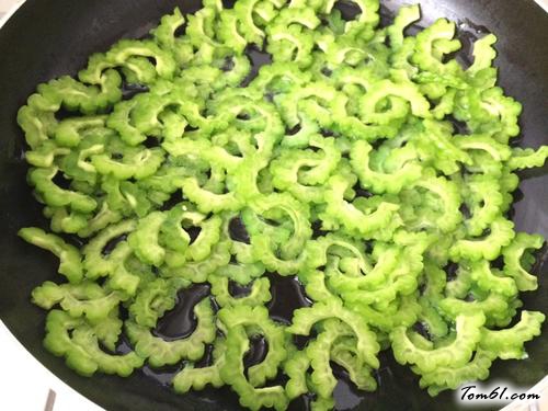 【苦瓜炒鸡蛋】