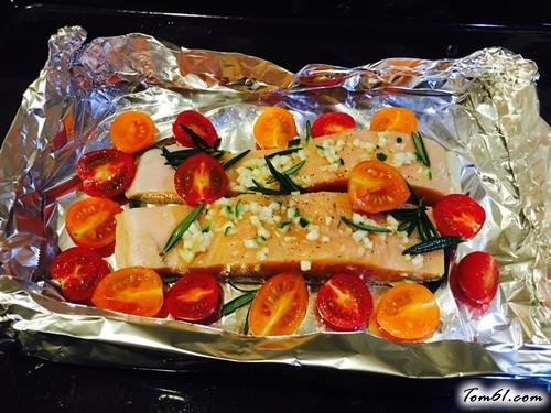 【迷迭香酱汁三文鱼】