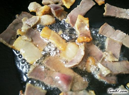 【葱头炒腊肉】