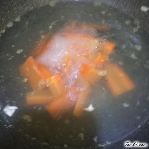 【杏鲍菇炒肉】